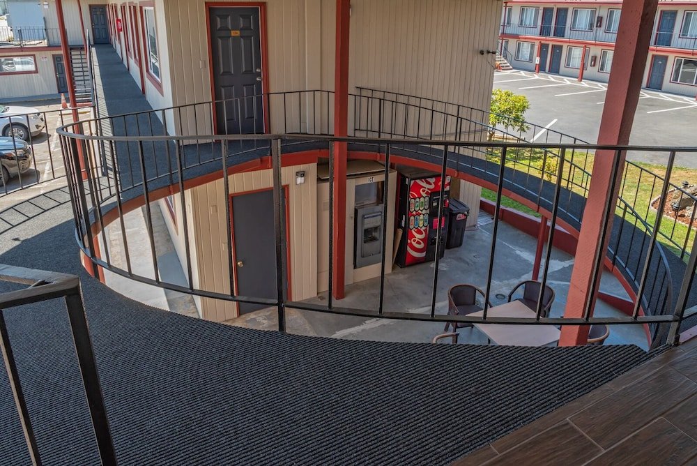 Riviera Inn Motel
