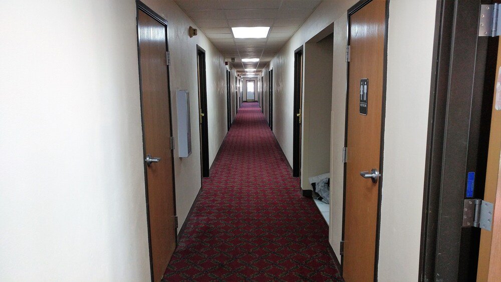 Red Carpet Inn Windom