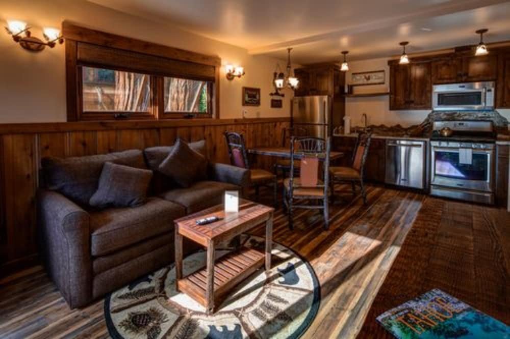 Cedar Glen Lodge