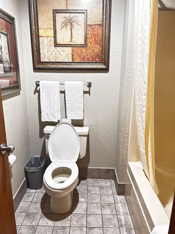 Apple Tree Inn and Suites