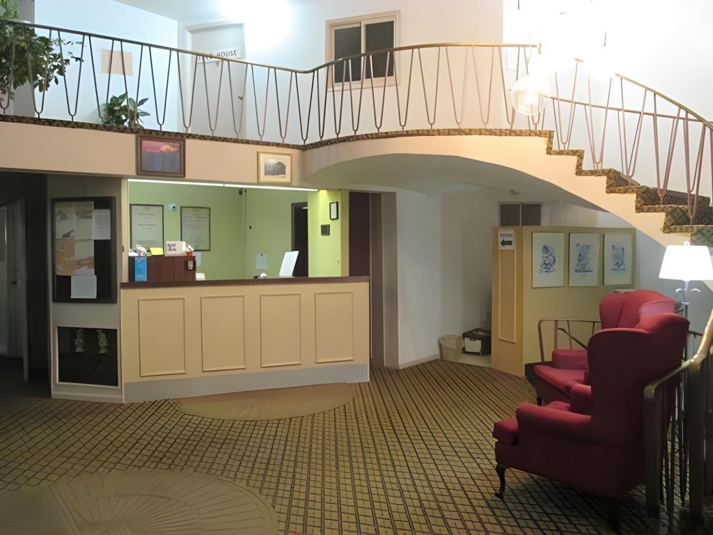 Red Carpet Inn & Suites