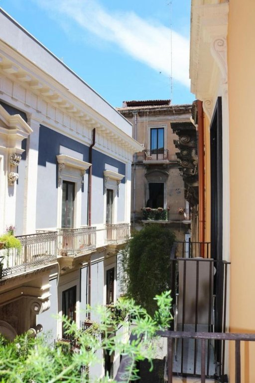 Preluna Central Palace