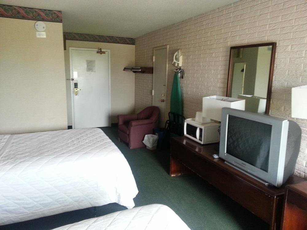Red Carpet Inn & Suites