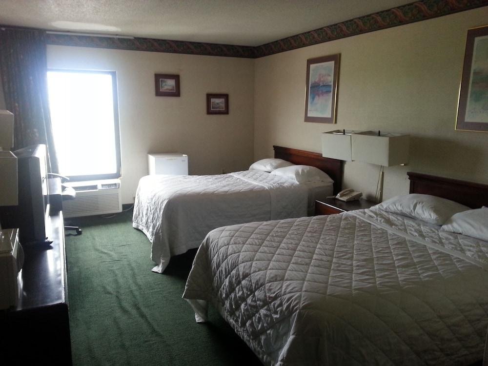 Red Carpet Inn & Suites