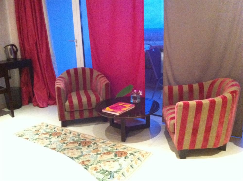 Maison Rouge