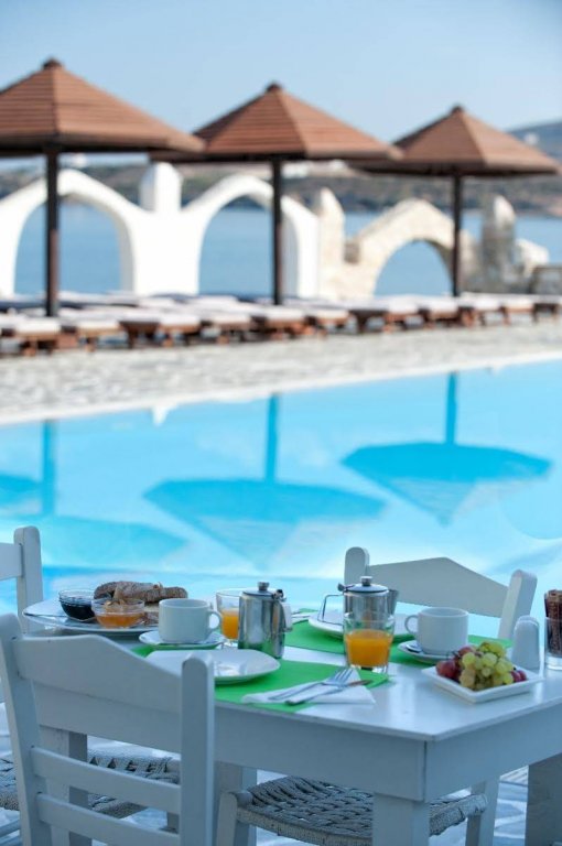 Hotel Selina Paros