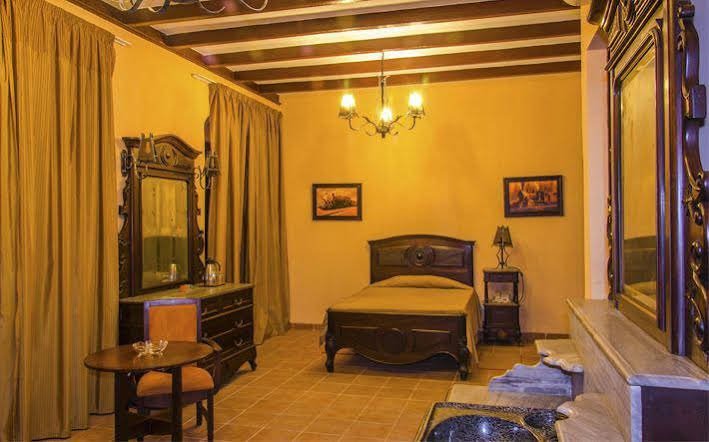 Hotel E Camino de Hierro
