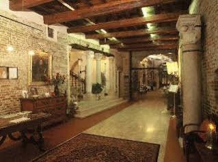 Maxxim Hotel