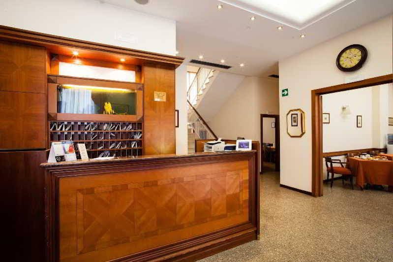 Astoria Hotel & Apartments