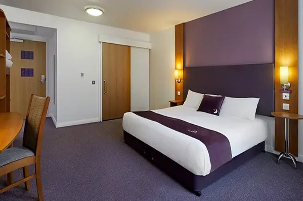 Premier Inn Sunbury Kempton Park