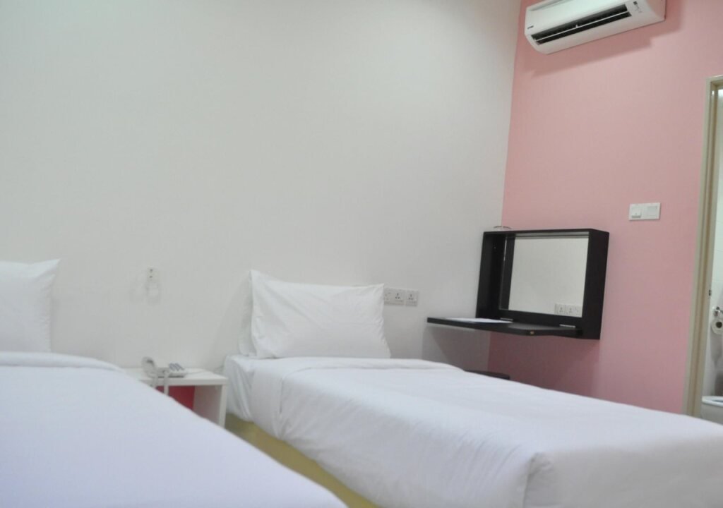 YY48 Hotel