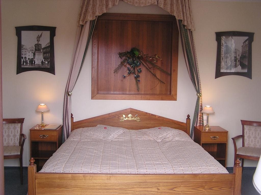 River Star Hotel