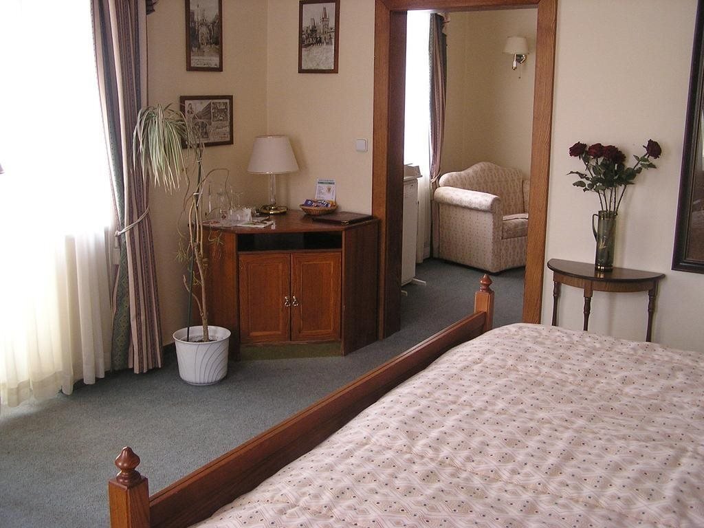 River Star Hotel