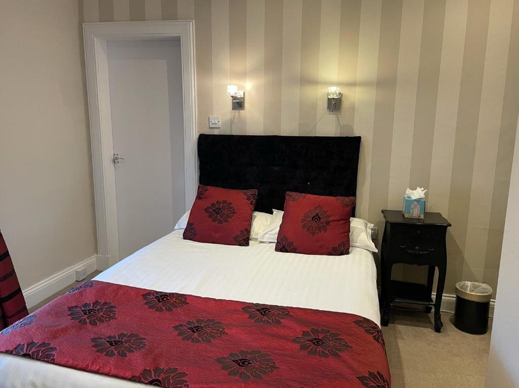 The Original Rosslyn Hotel