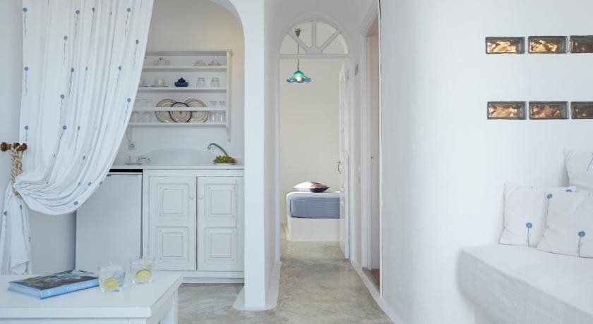 Altana Traditional Houses & Suites