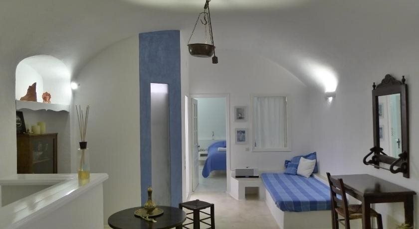 Altana Traditional Houses & Suites