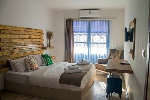 Lavinia Hotel