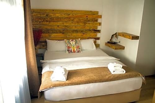 Lavinia Hotel