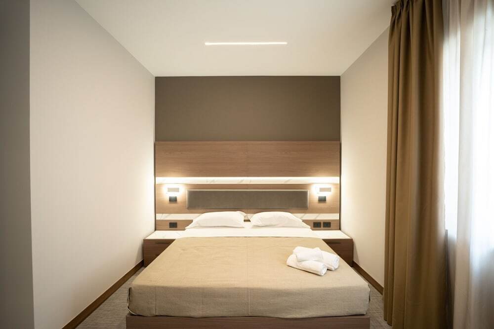 Building Hotel Caserta