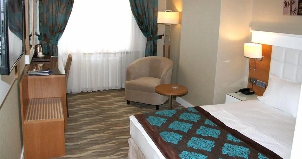 Grand Aras Hotel