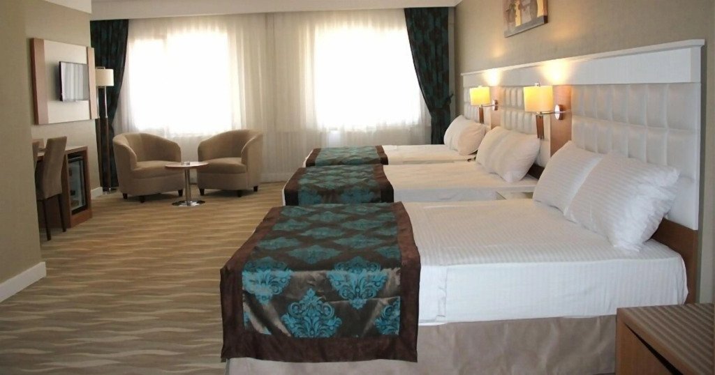 Grand Aras Hotel