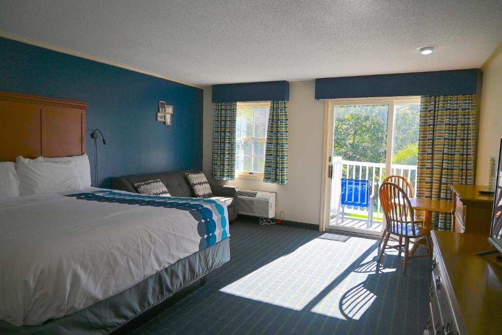 Lodge At Jackson Village