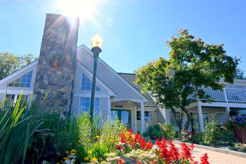 Lodge At Jackson Village