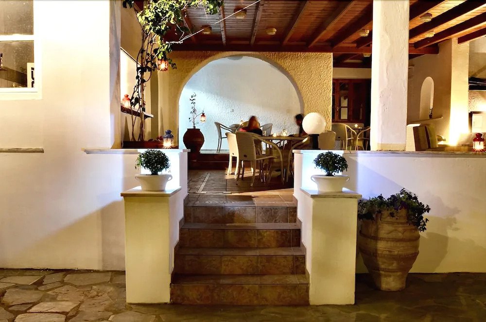 Syros Inn