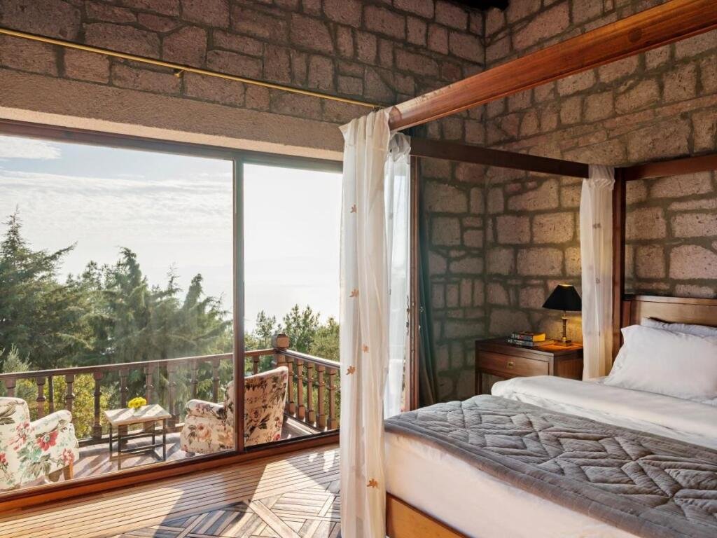 Simurg Inn
