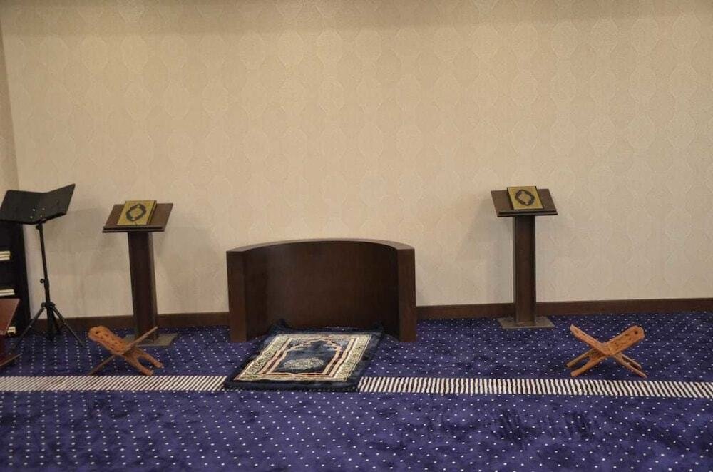 Rawabi Emirates Hotel