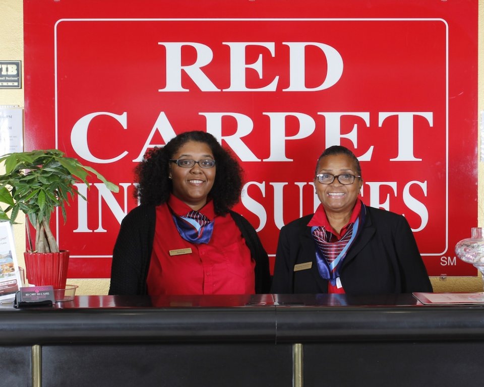 Red Carpet Inn & Suites
