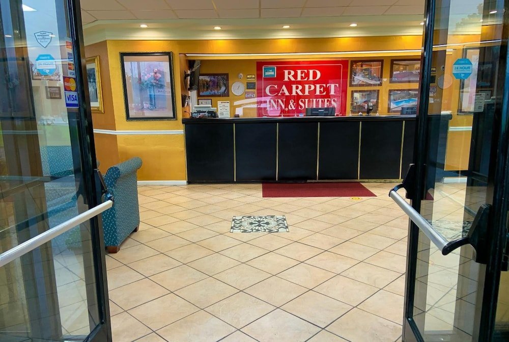 Red Carpet Inn & Suites