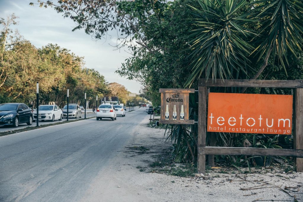 Teetotum hotel