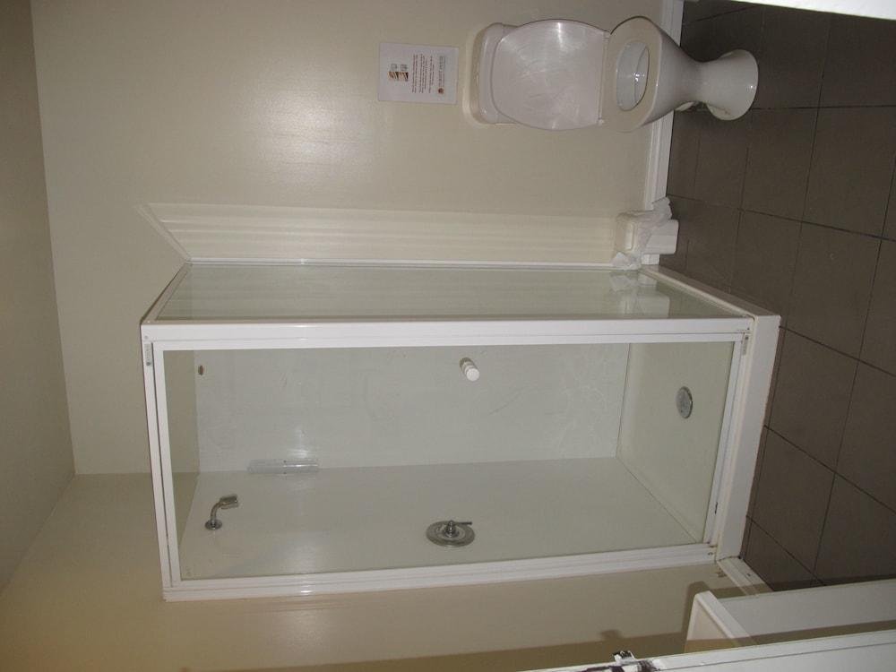 Dorset House Backpackers / Dorset Apartments