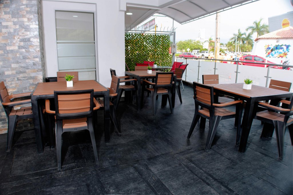 Hotel B`Quin Plaza