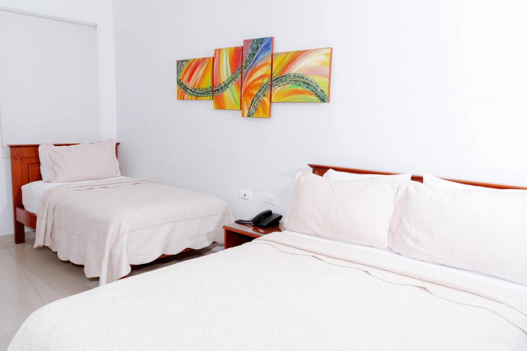 Hotel B`Quin Plaza