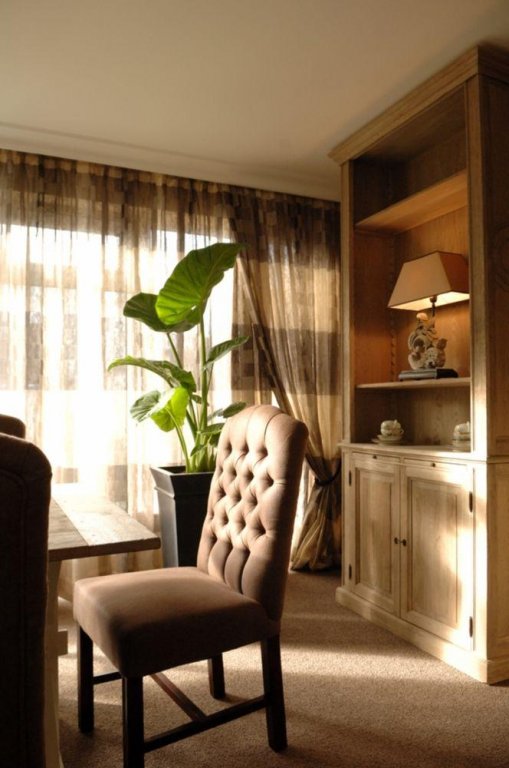 Hotel Business & More