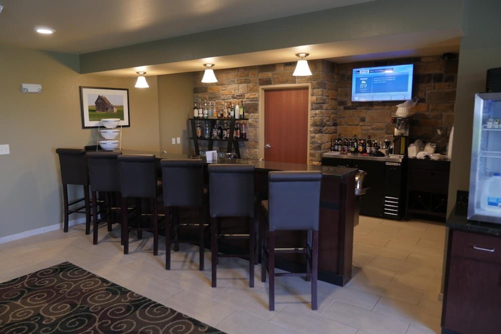 Cobblestone Inn and Suites Winterset