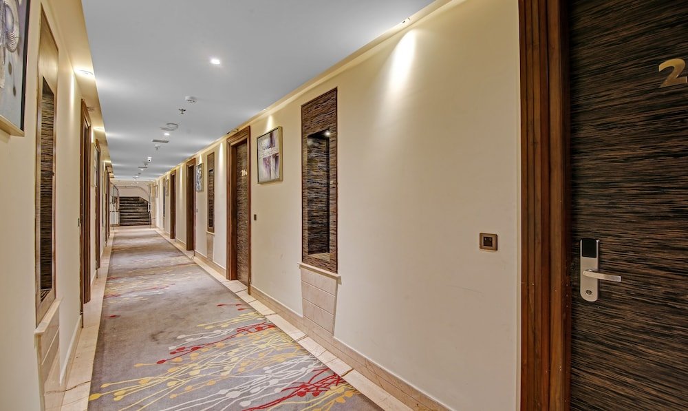 Arista Hotel by OYO Rooms