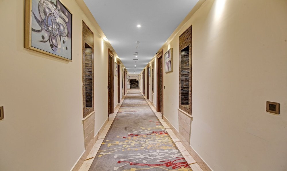 Arista Hotel by OYO Rooms