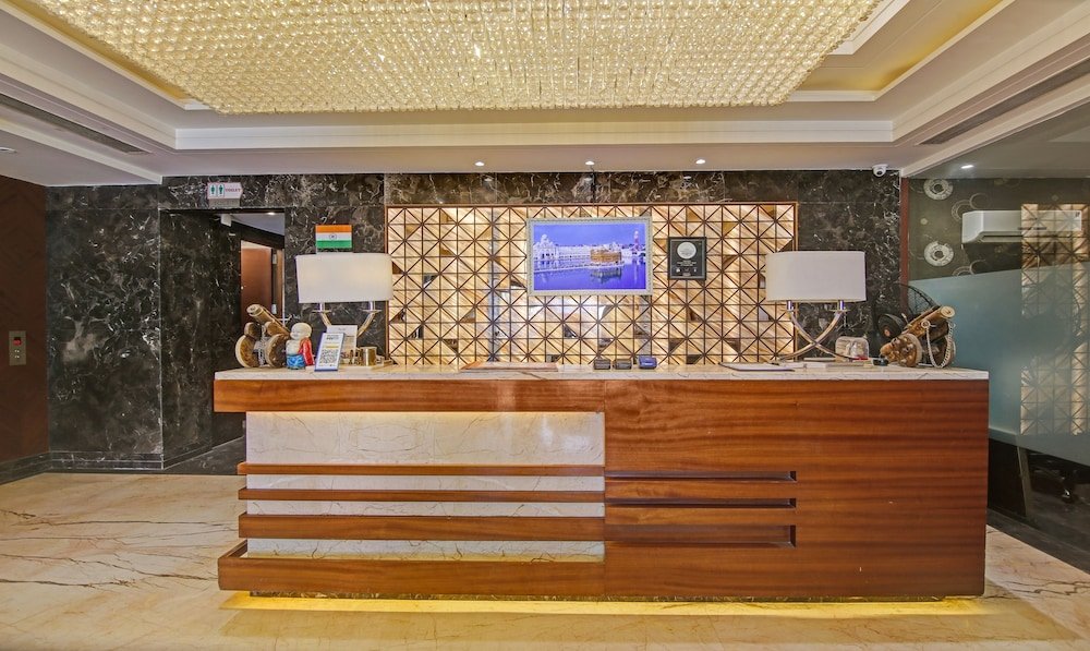 Arista Hotel by OYO Rooms