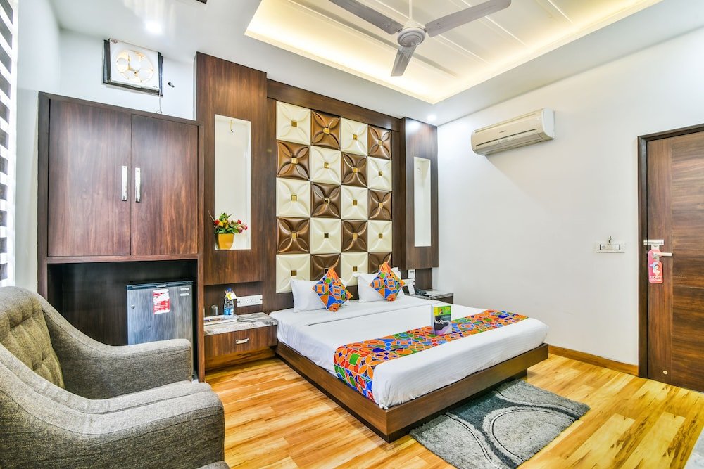 Hotel Aman Residency