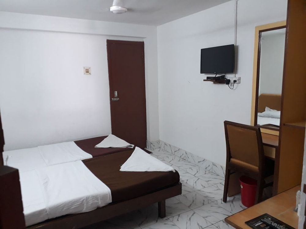 Deep Hotel