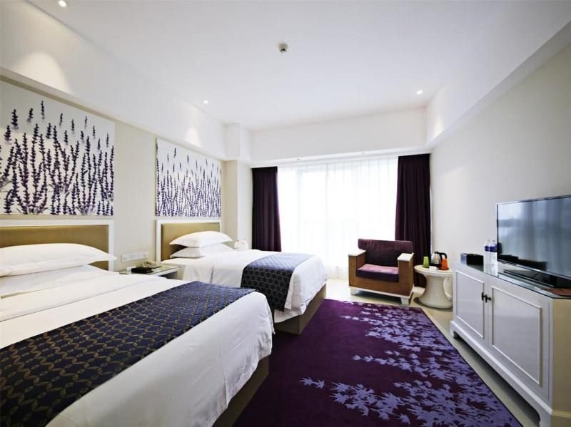 Howard Johnson by Wyndham City of Flower Hotel Kunming
