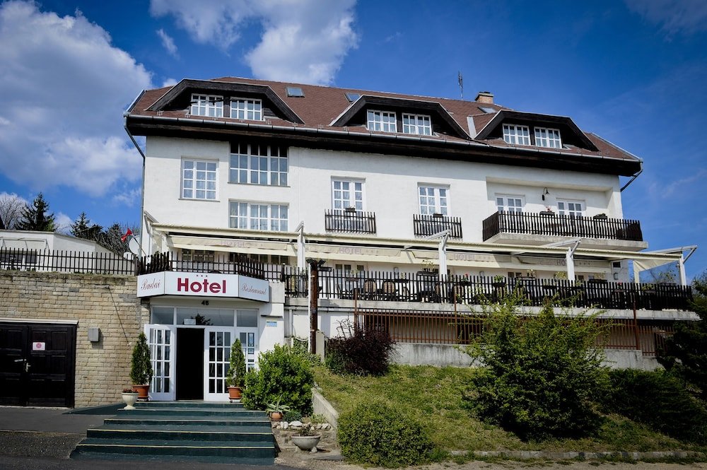 Budai Hotel