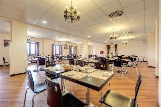 Regal Park Hotel
