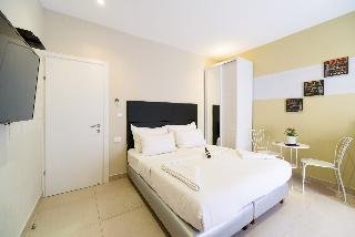 Crown Sea Hostel