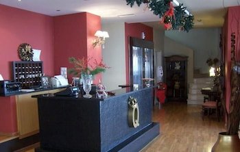 Queens Leriotis Hotel