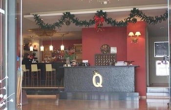 Queens Leriotis Hotel