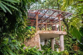 Si Como No Resort & Wildlife Refuge